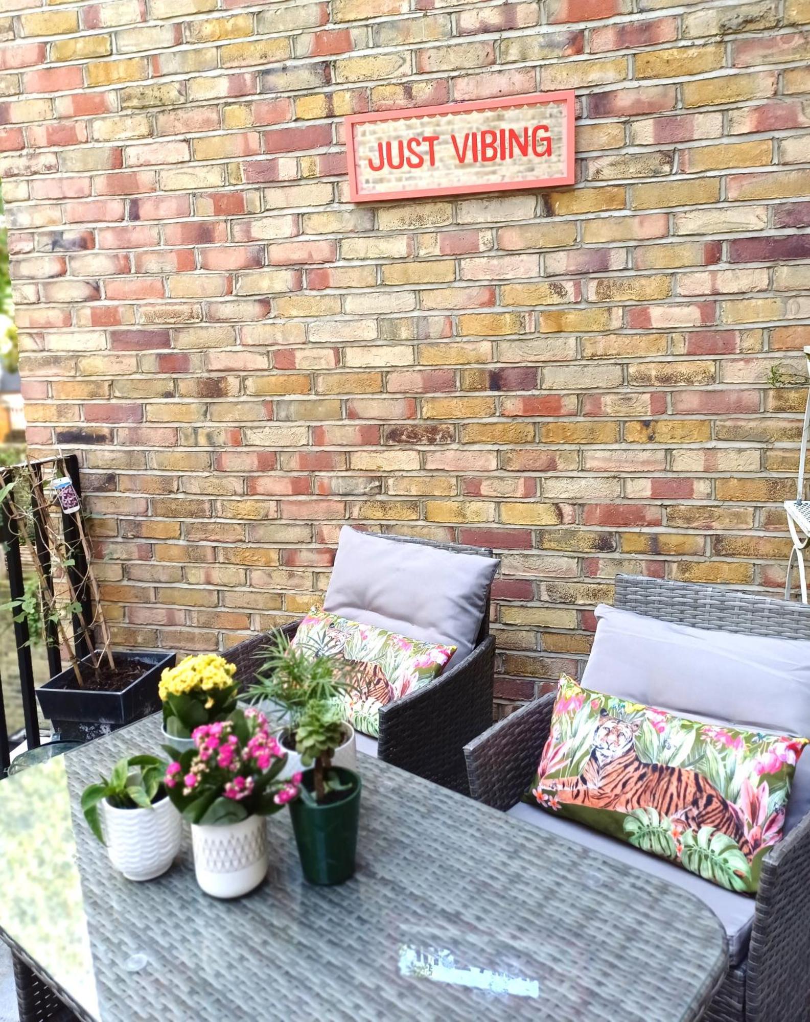 Olympia 2 Bed Terrace Appartamento Londra