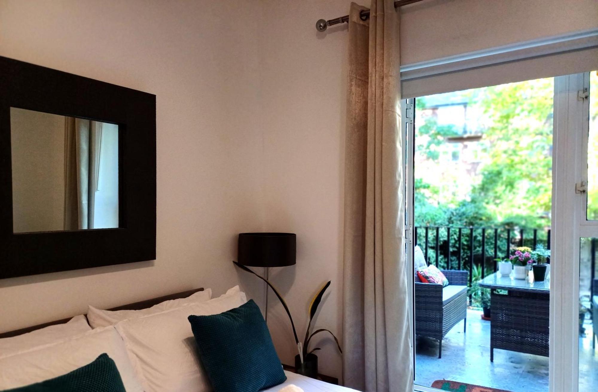Olympia 2 Bed Terrace Appartamento *