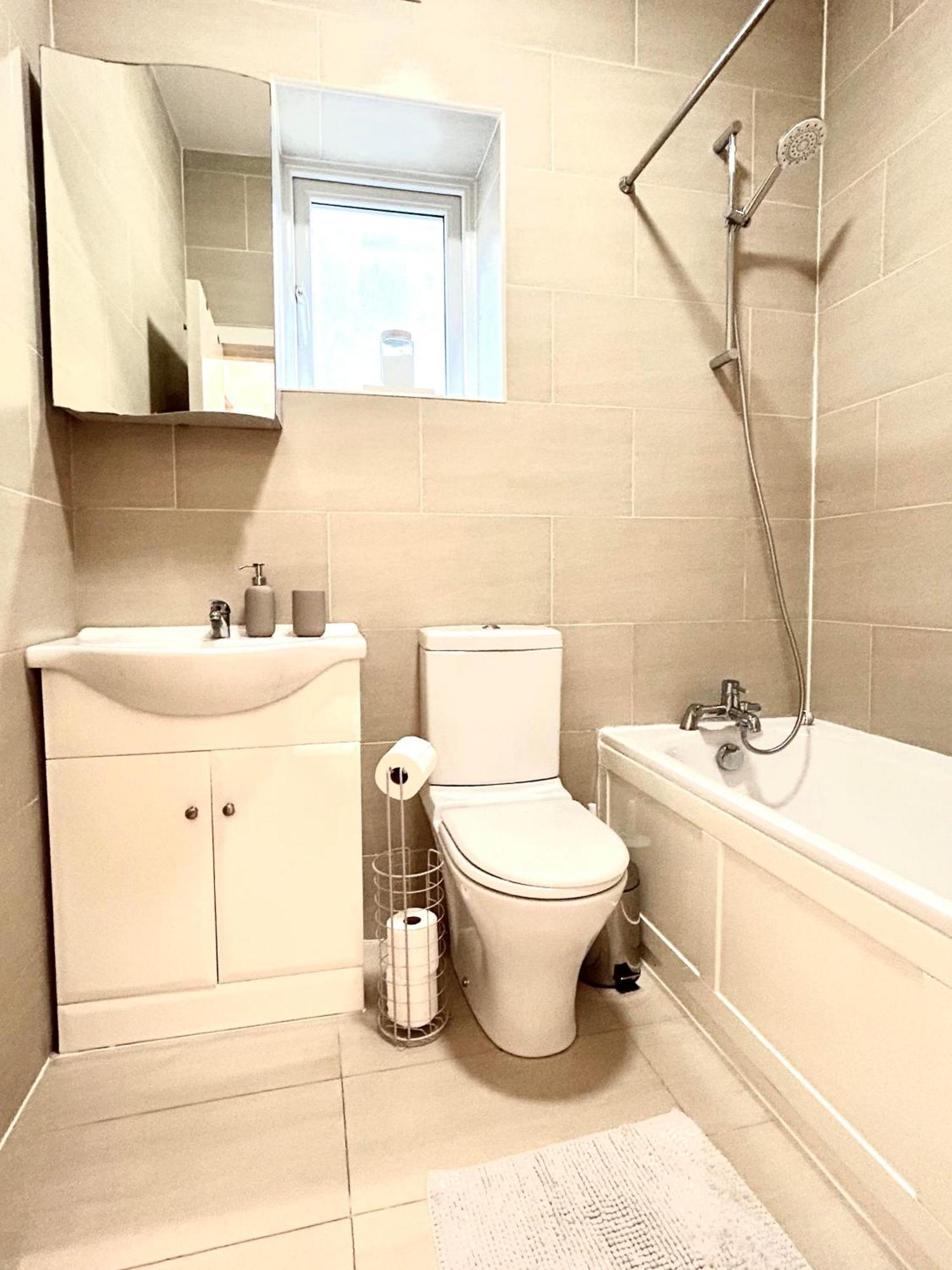 Olympia 2 Bed Terrace * Londra